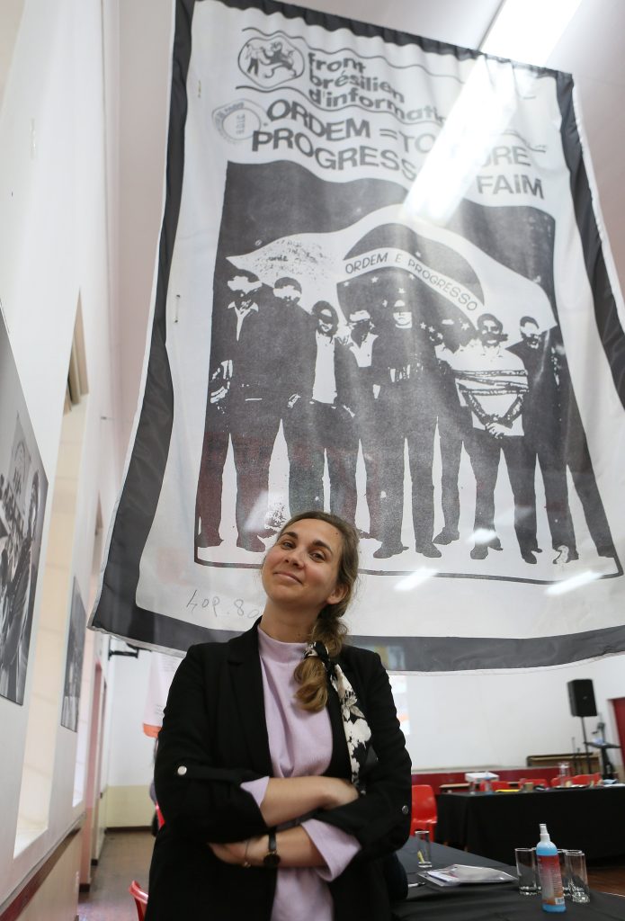 Photo of Estefania Bournot with cover art from Front Bresilienne d'Information